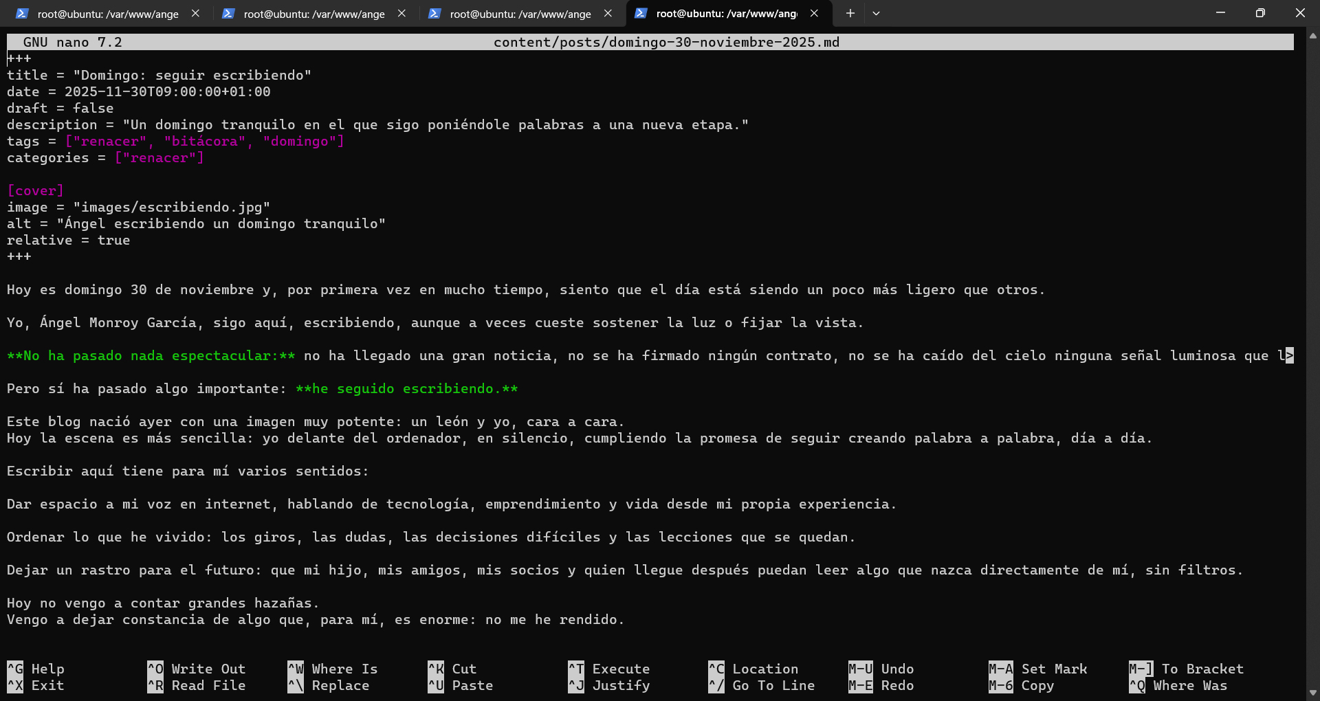 Ángel escribiendo un domingo tranquilo